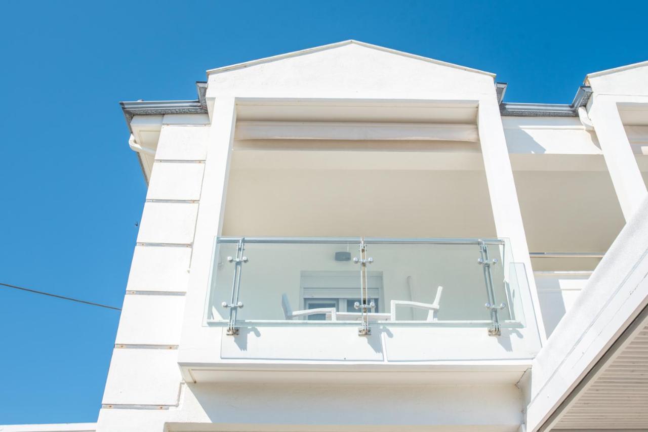 نيكيتي Vertigo Seaside Apartments المظهر الخارجي الصورة