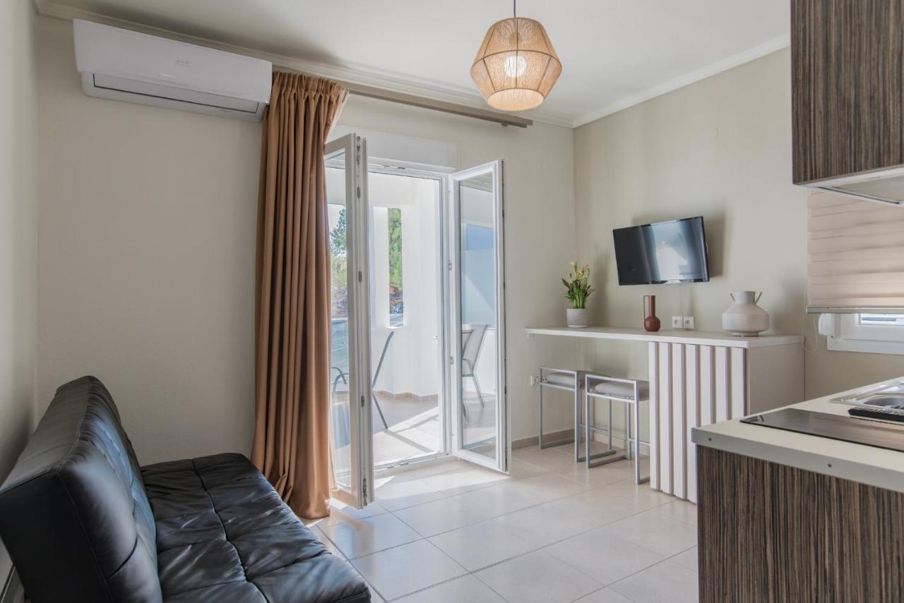 نيكيتي Vertigo Seaside Apartments المظهر الخارجي الصورة